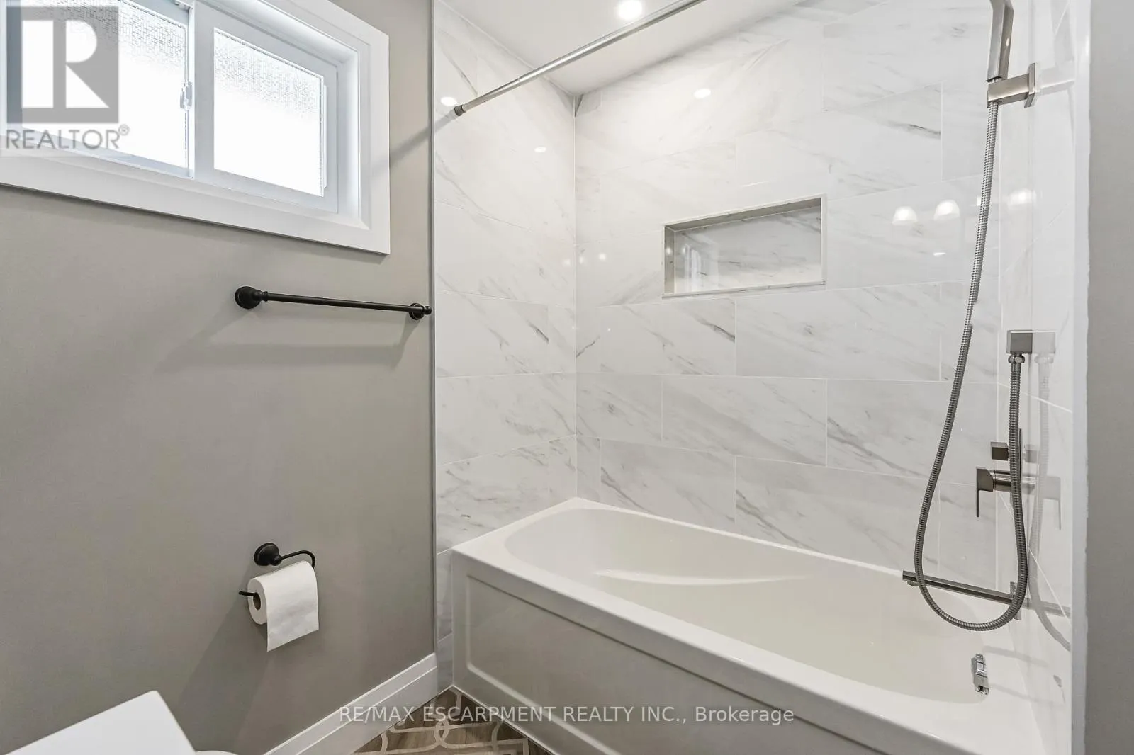 95 HOUGHTON AVENUE N