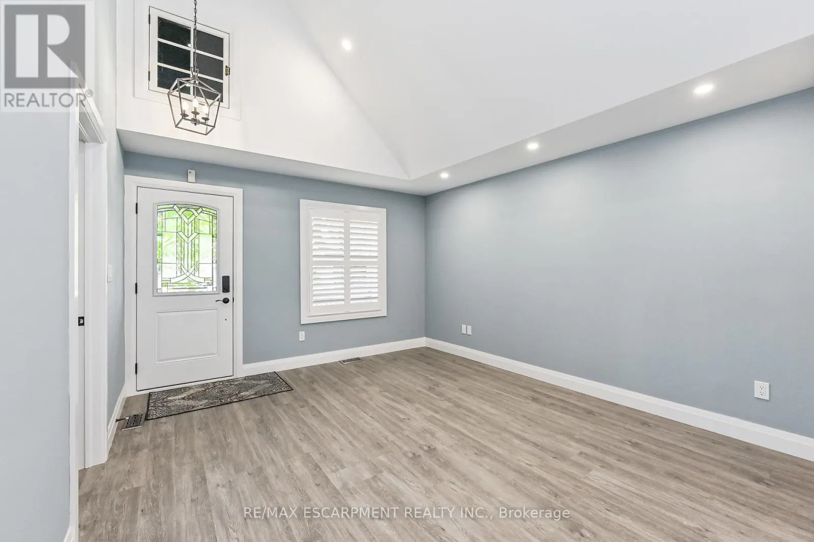 95 HOUGHTON AVENUE N