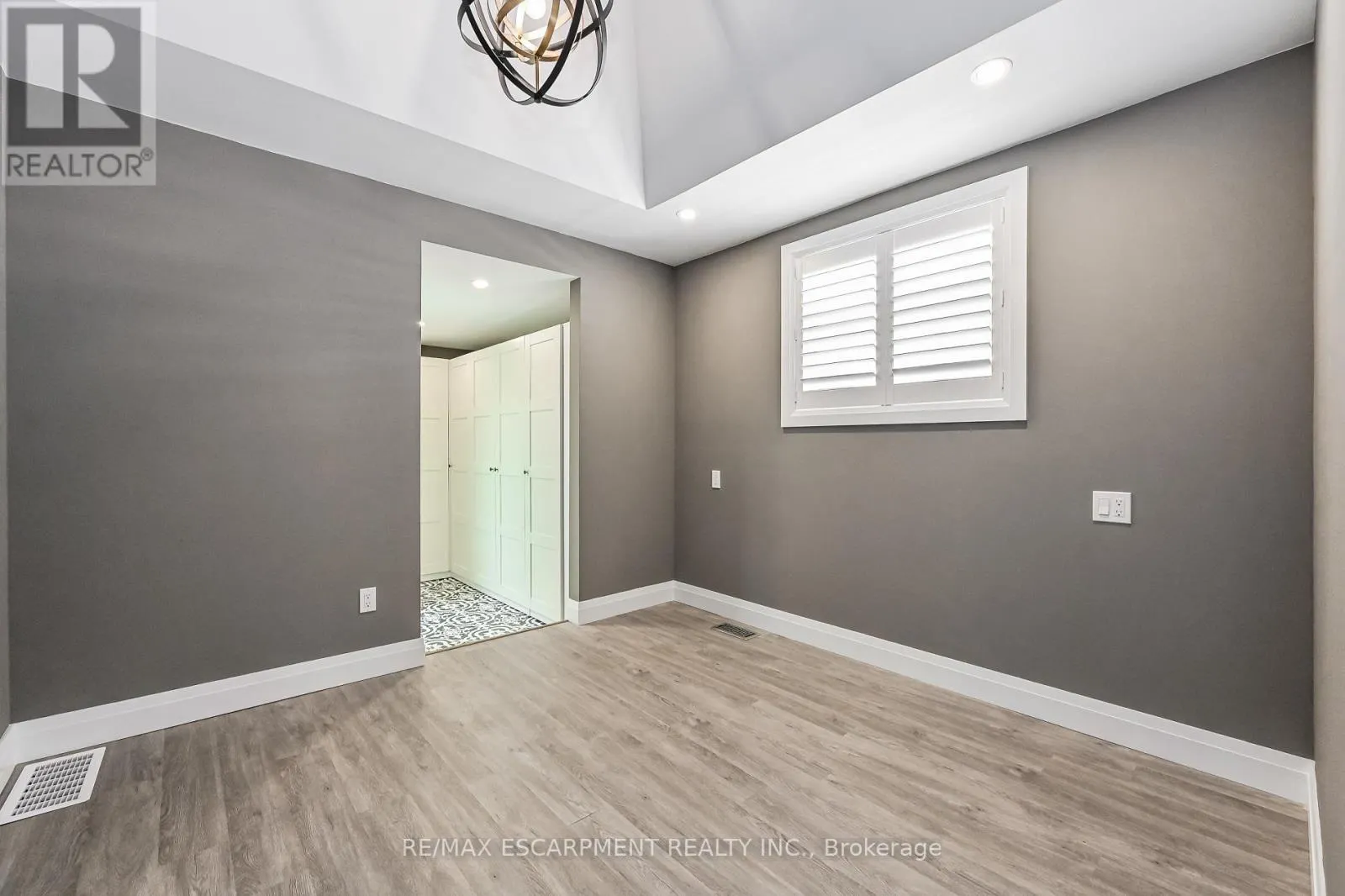 95 HOUGHTON AVENUE N