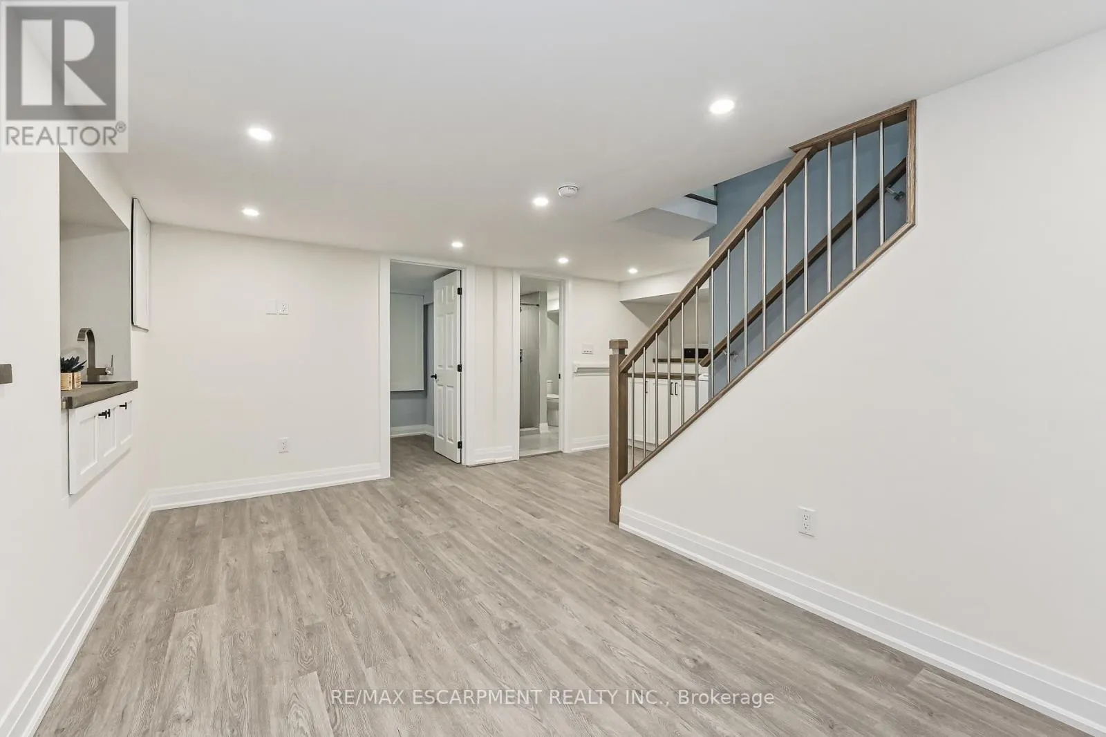 95 HOUGHTON AVENUE N