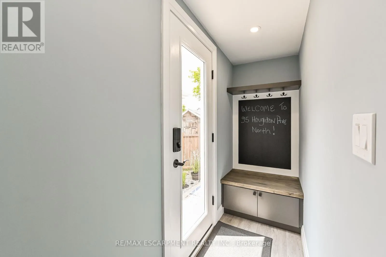 95 HOUGHTON AVENUE N