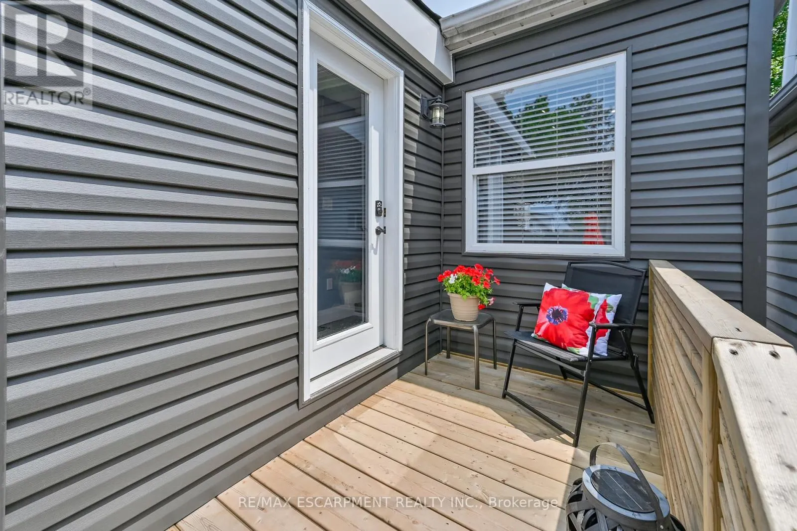 95 HOUGHTON AVENUE N