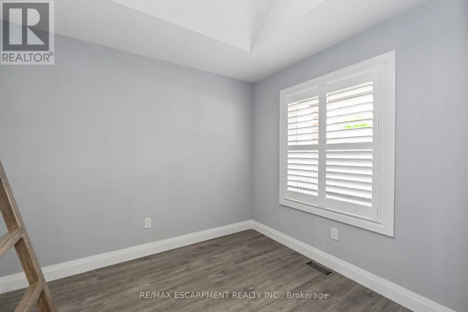 95 HOUGHTON AVENUE N