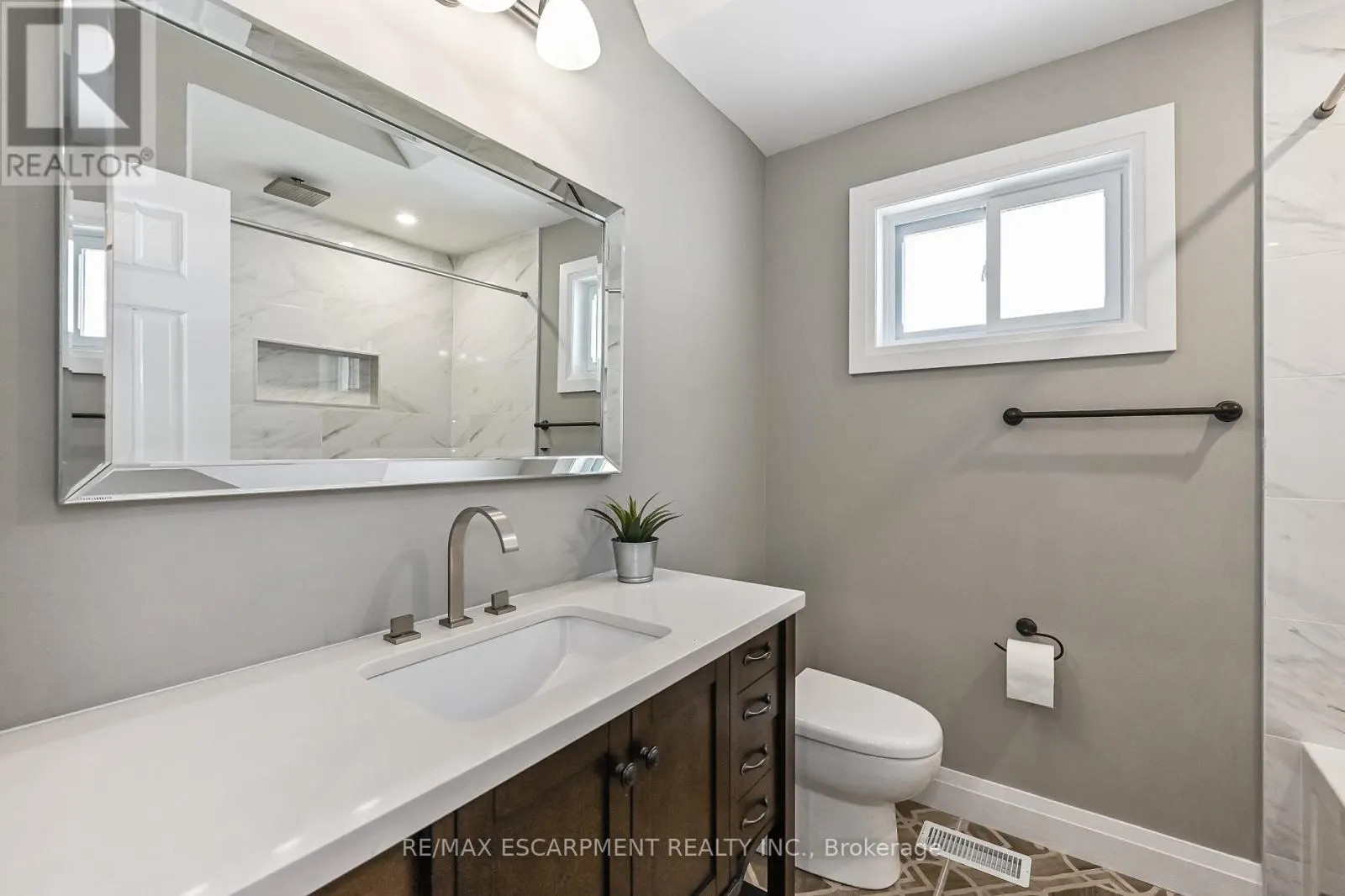 95 HOUGHTON AVENUE N