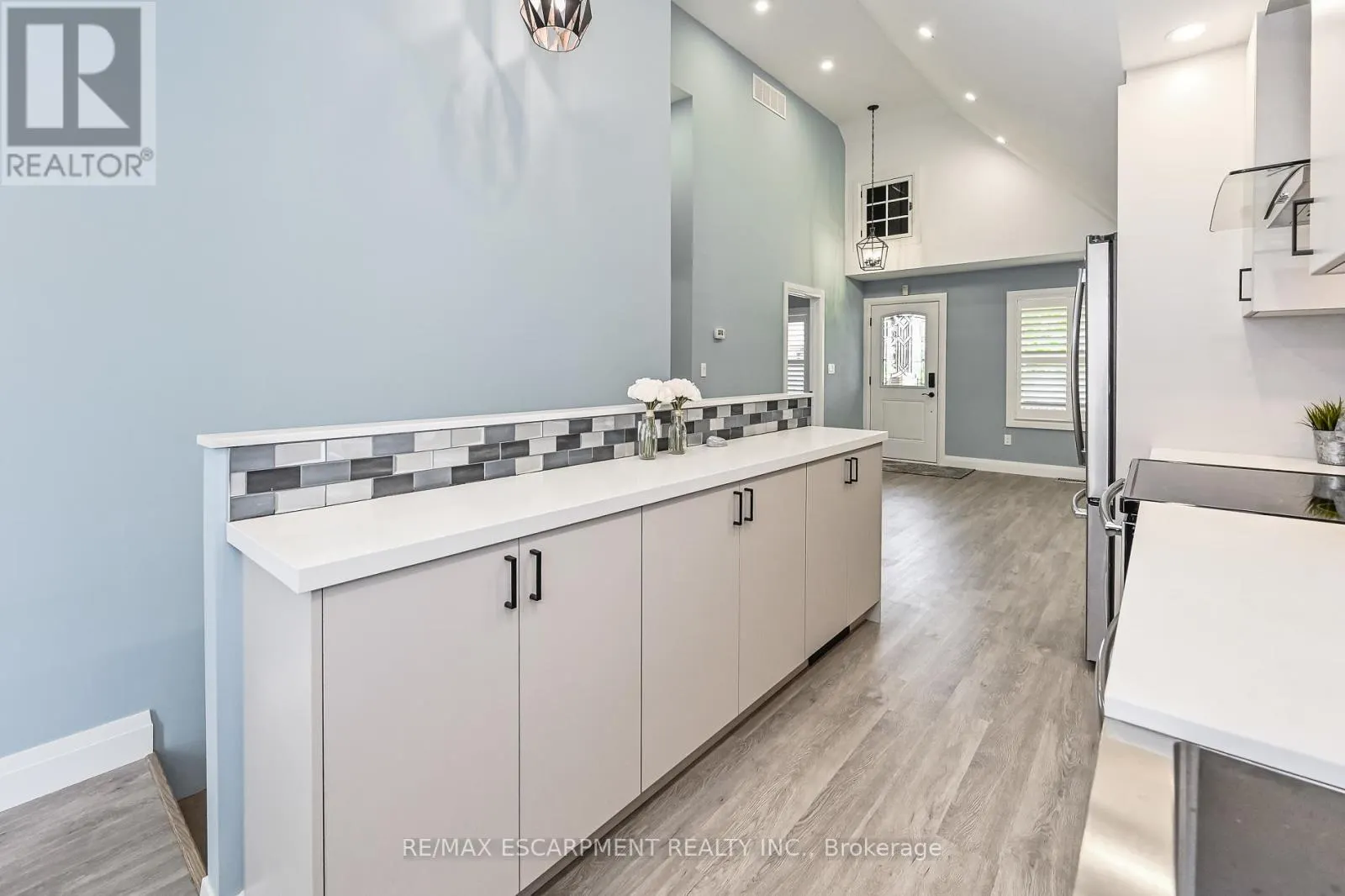 95 HOUGHTON AVENUE N