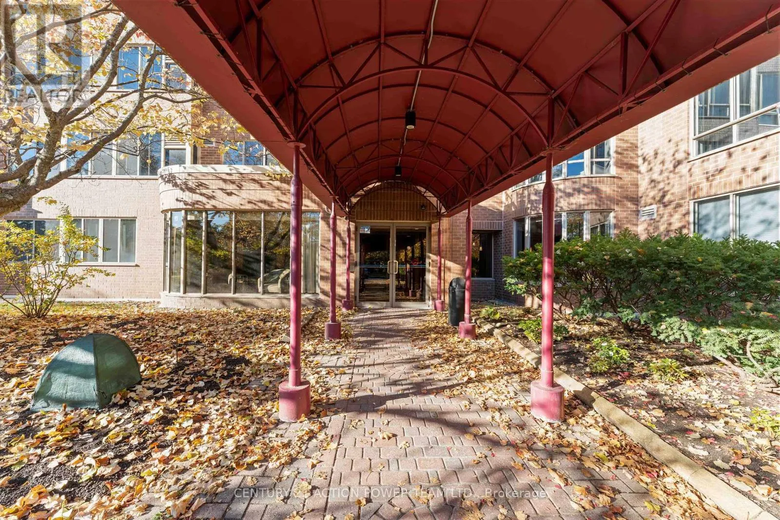 1216 - 100 GRANT CARMEN DRIVE