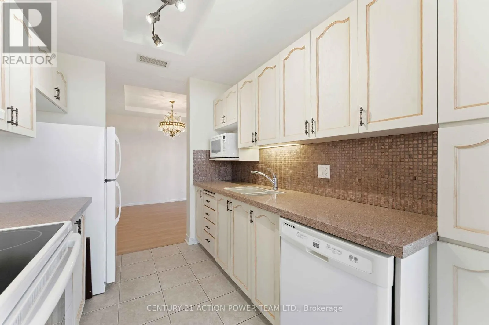 1216 - 100 GRANT CARMEN DRIVE