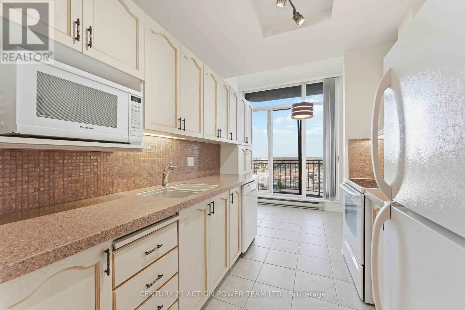 1216 - 100 GRANT CARMEN DRIVE