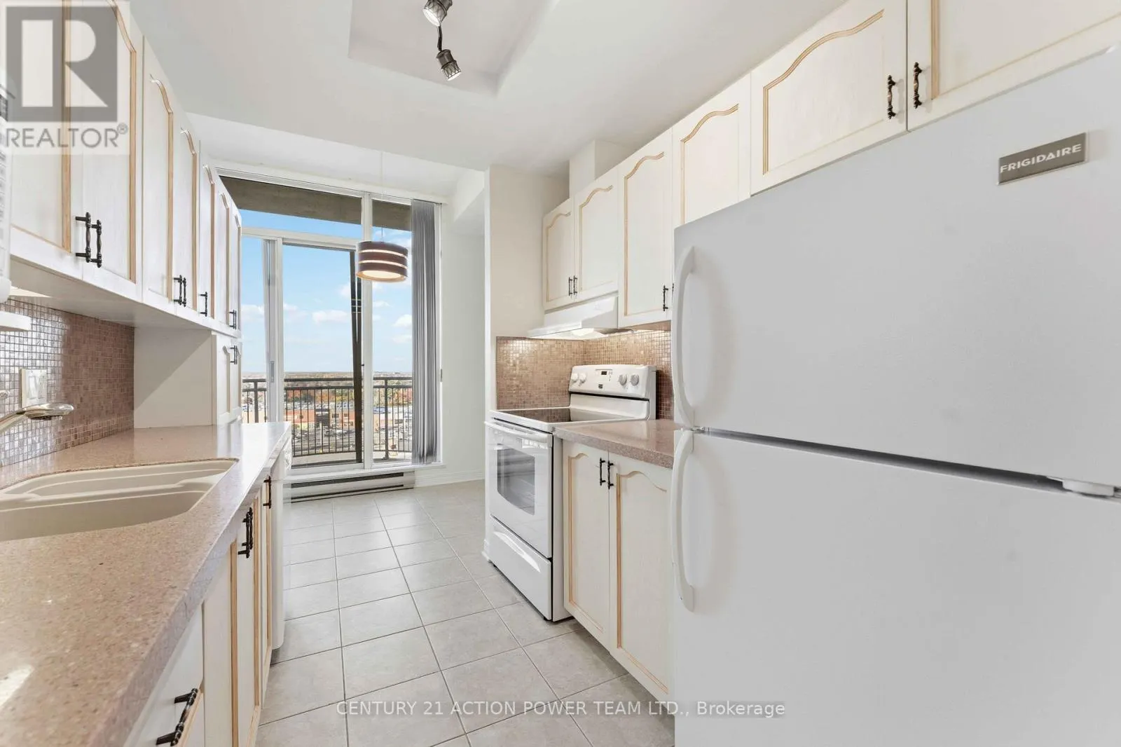 1216 - 100 GRANT CARMEN DRIVE