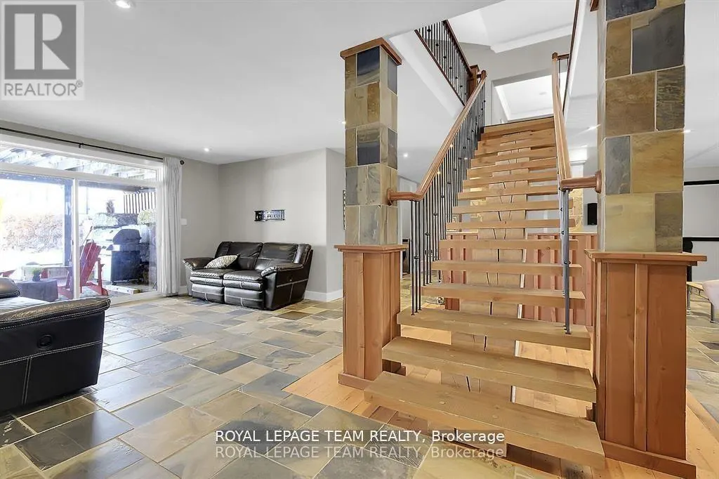 3886 ARMITAGE AVENUE