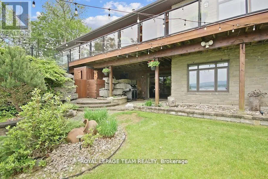 3886 ARMITAGE AVENUE