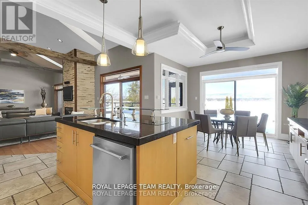 3886 ARMITAGE AVENUE