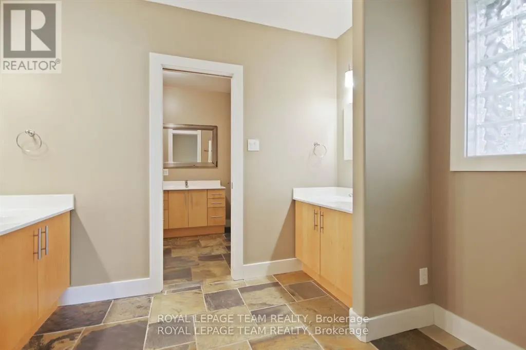 3886 ARMITAGE AVENUE