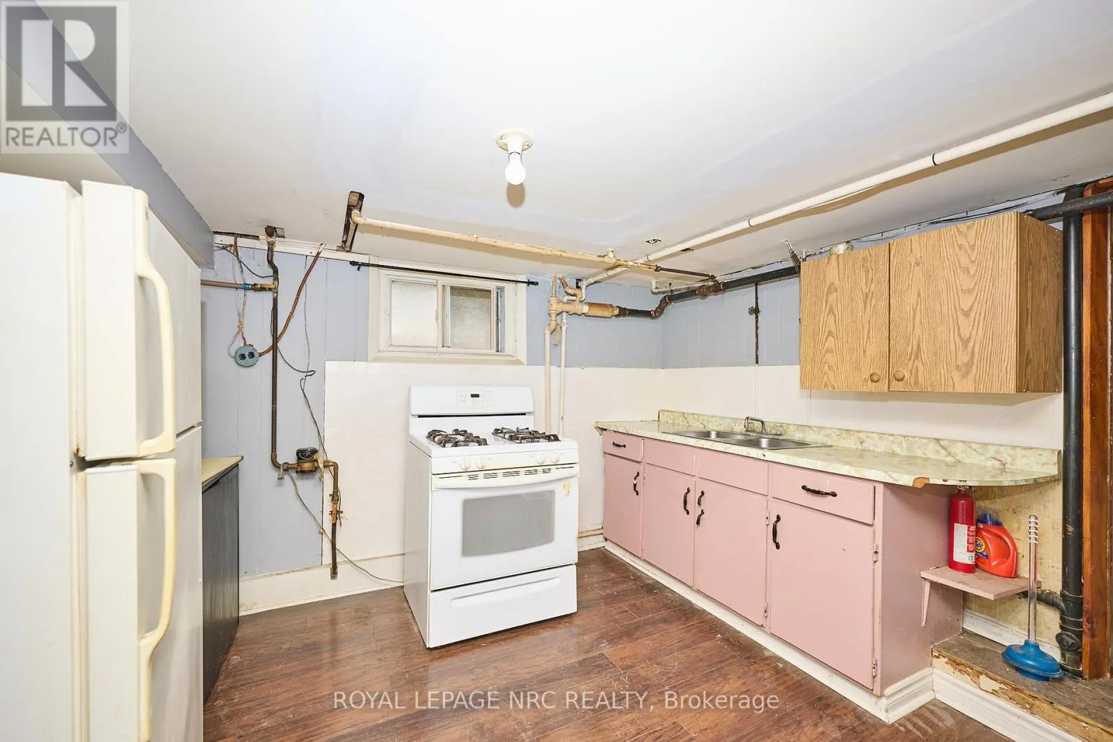 6173 PINE GROVE AVENUE