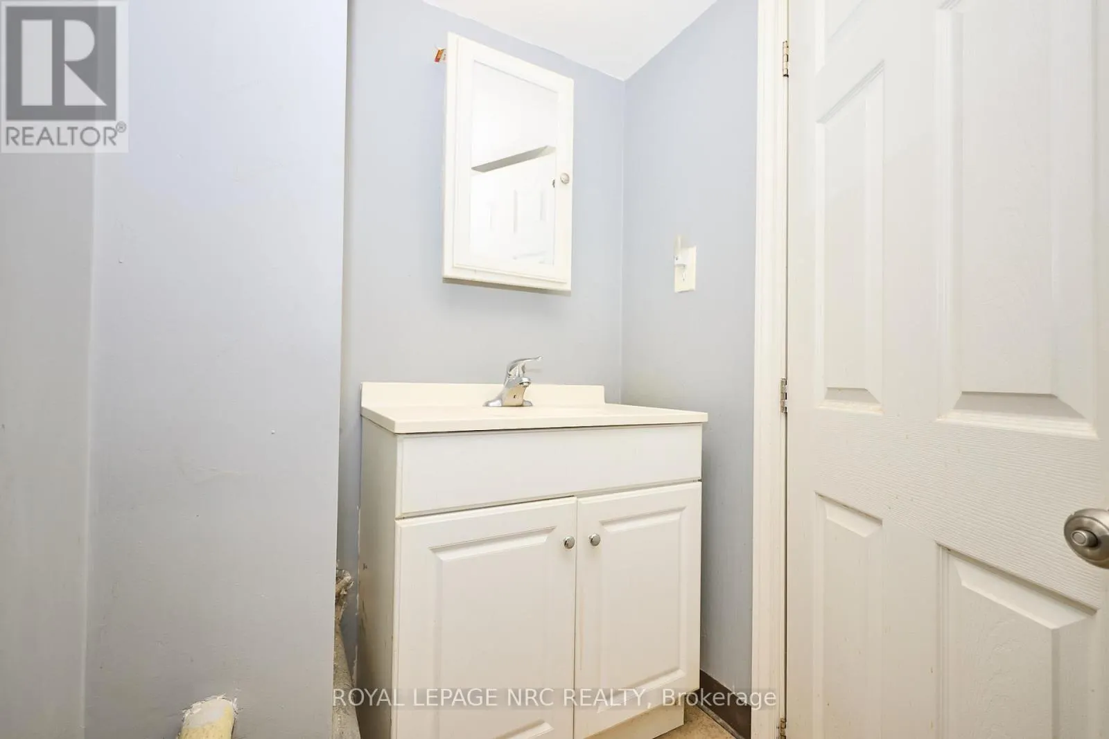 6173 PINE GROVE AVENUE