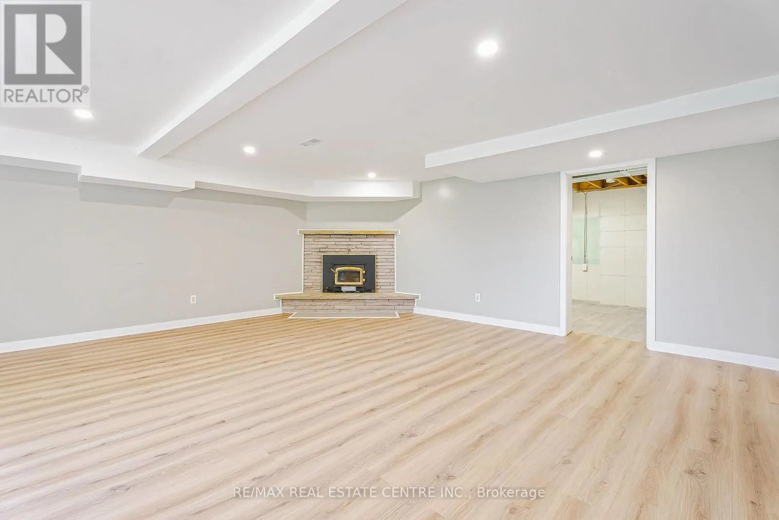 95 RIPPLEWOOD CRESCENT