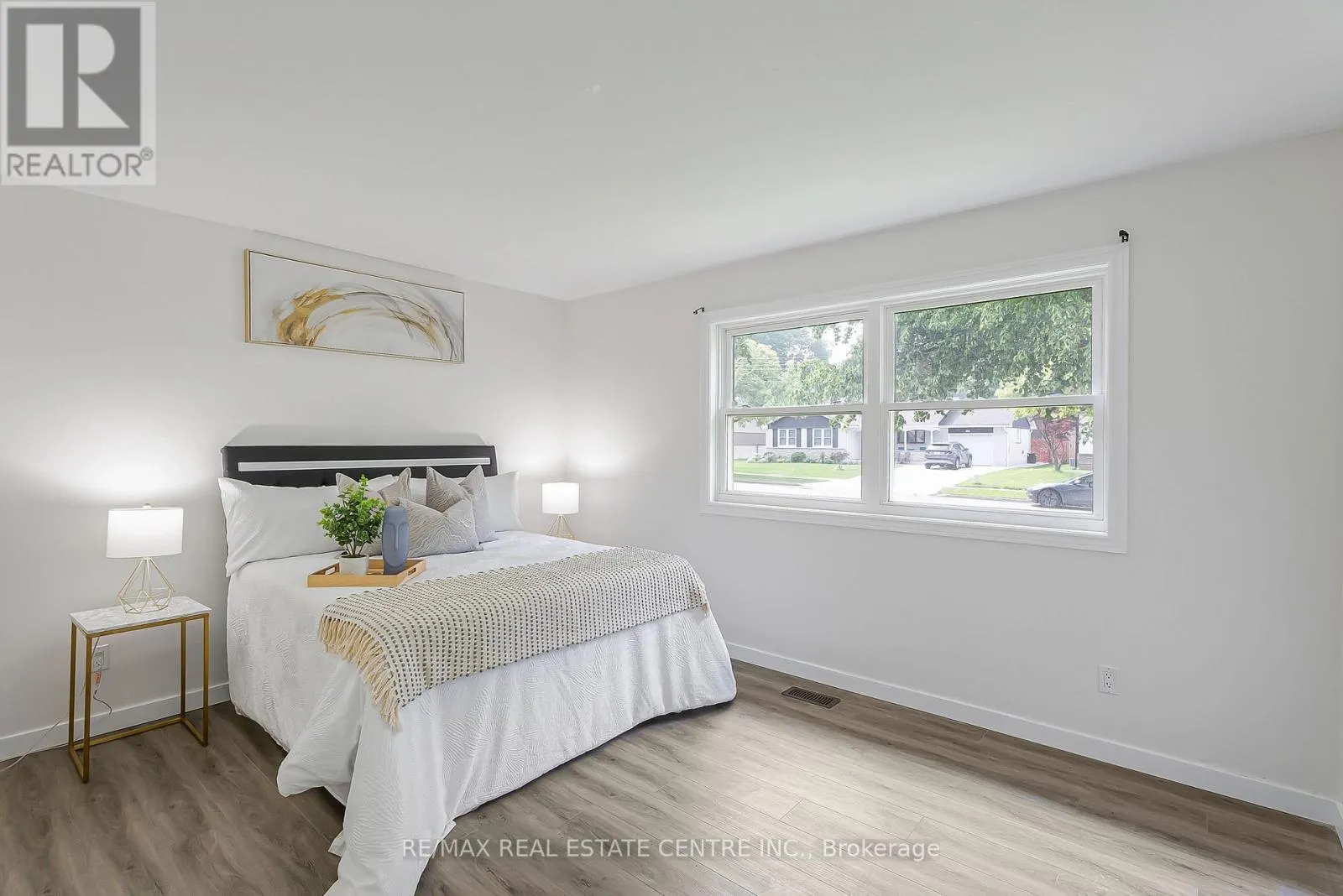 95 RIPPLEWOOD CRESCENT