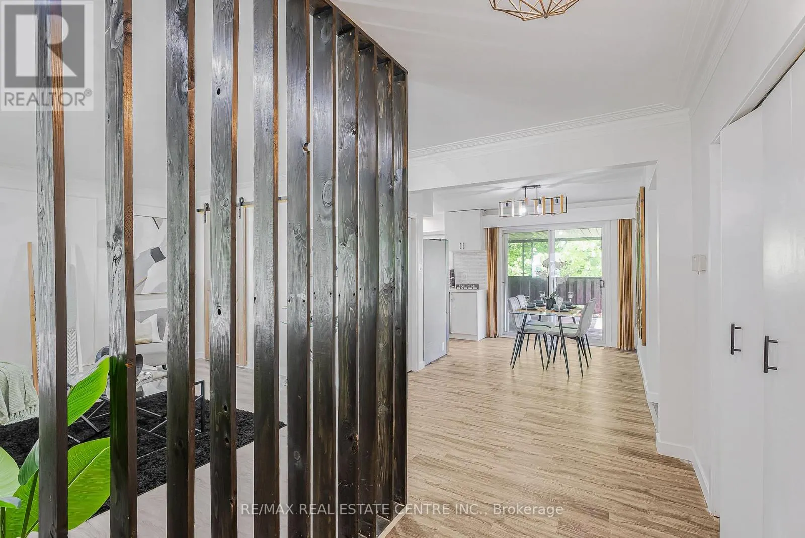 95 RIPPLEWOOD CRESCENT