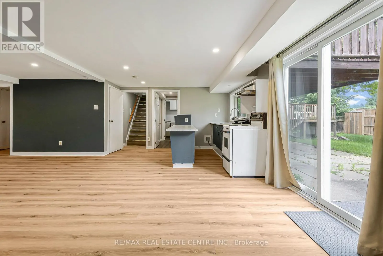 95 RIPPLEWOOD CRESCENT