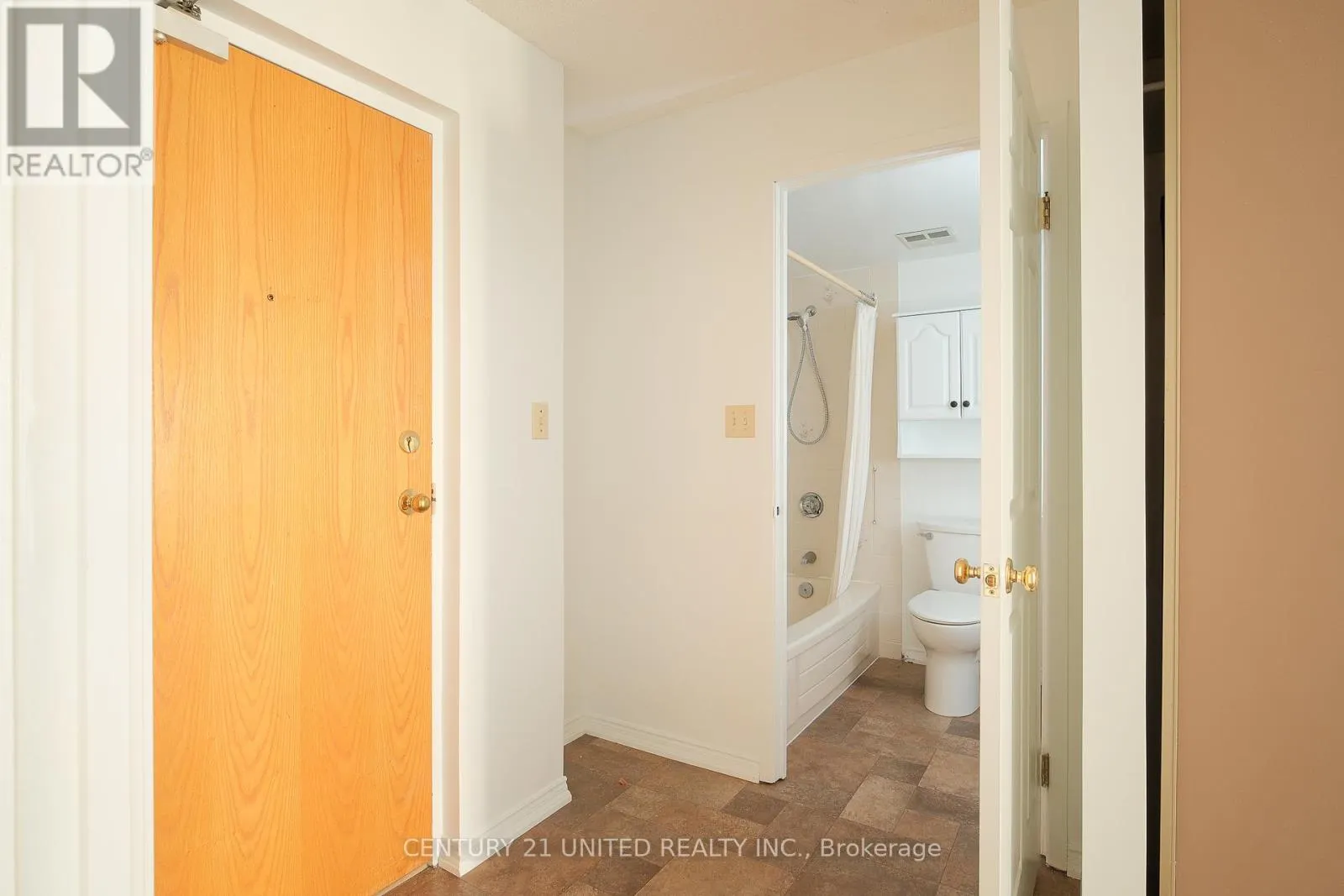 222 - 921 ARMOUR ROAD, #222