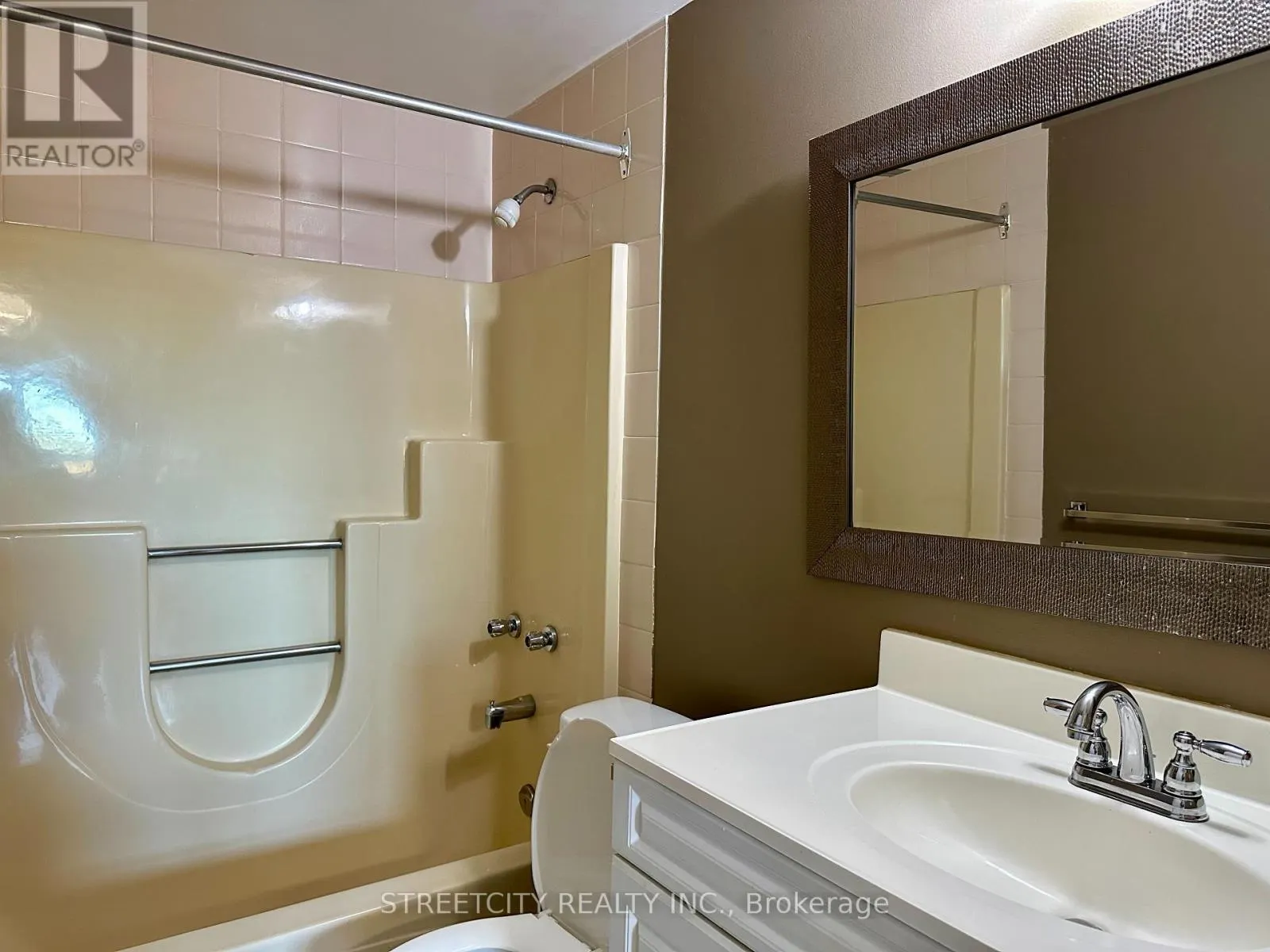 320 - 1 JACKSWAY CRESCENT N, #320