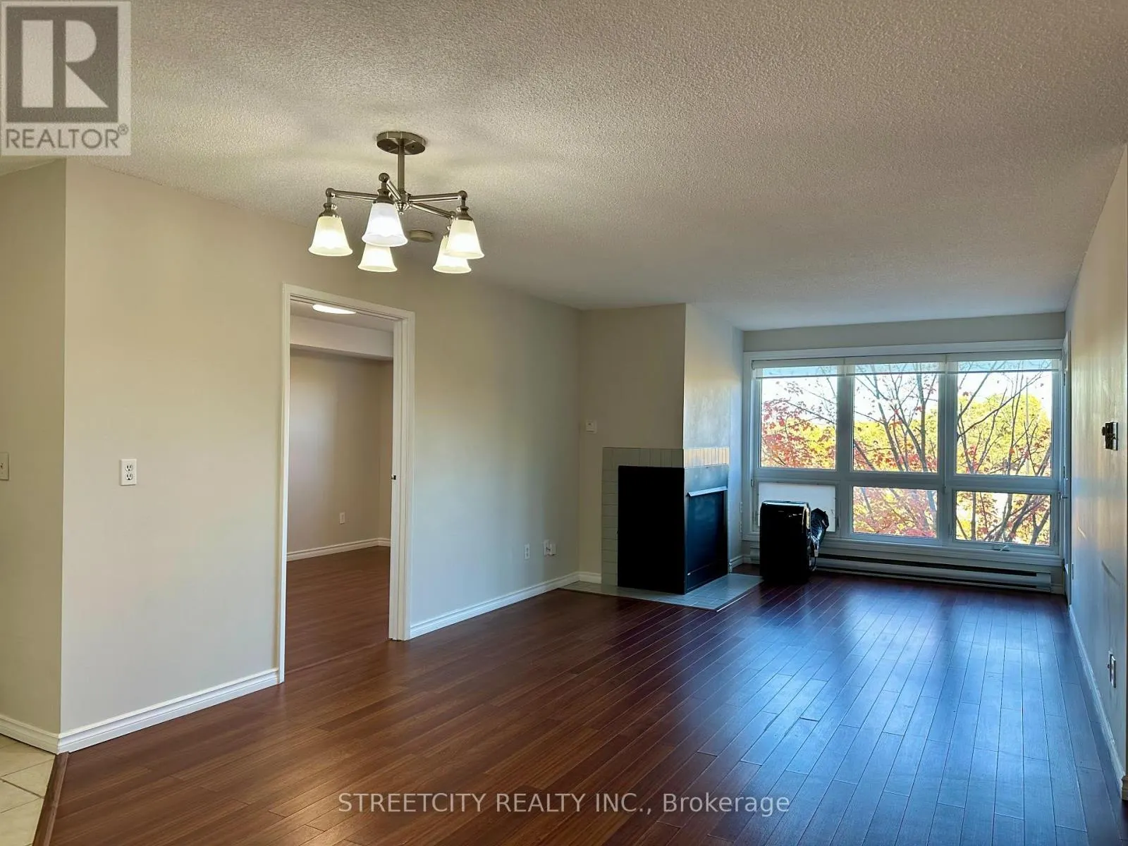 320 - 1 JACKSWAY CRESCENT N, #320