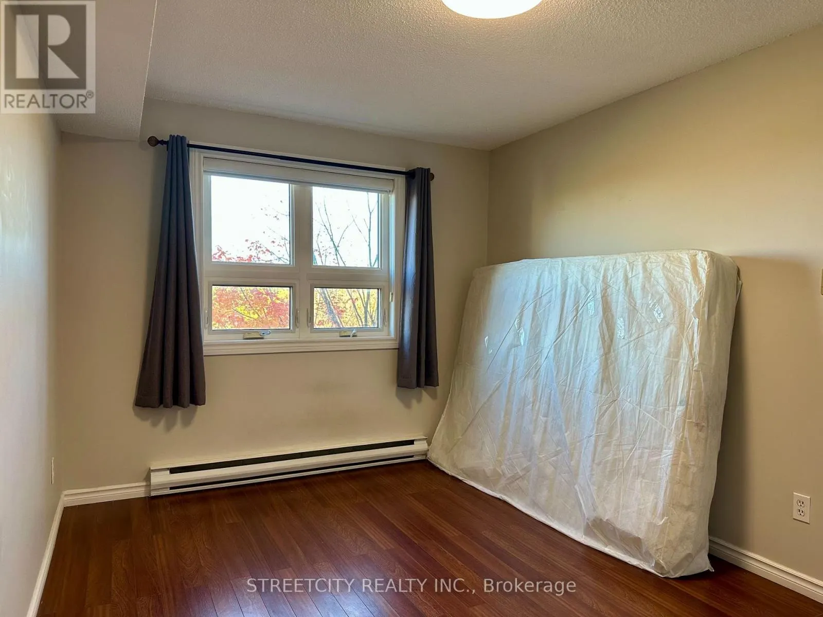 320 - 1 JACKSWAY CRESCENT N, #320