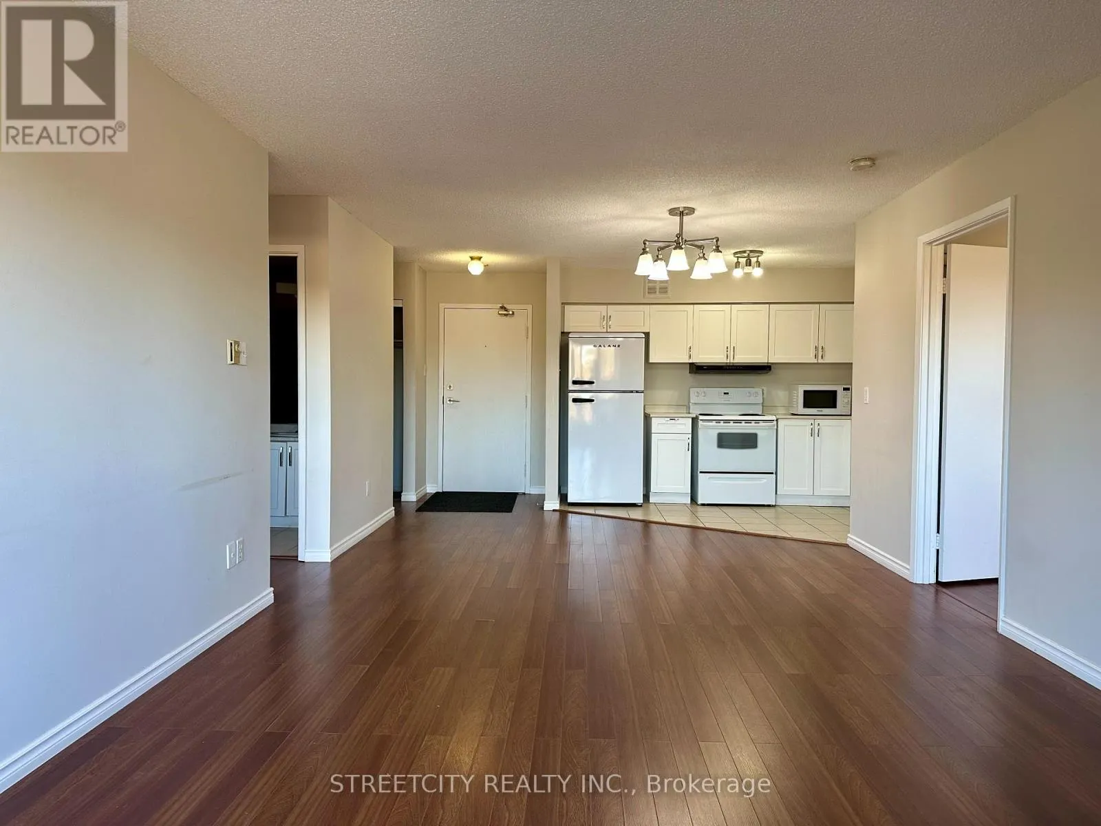 320 - 1 JACKSWAY CRESCENT N, #320