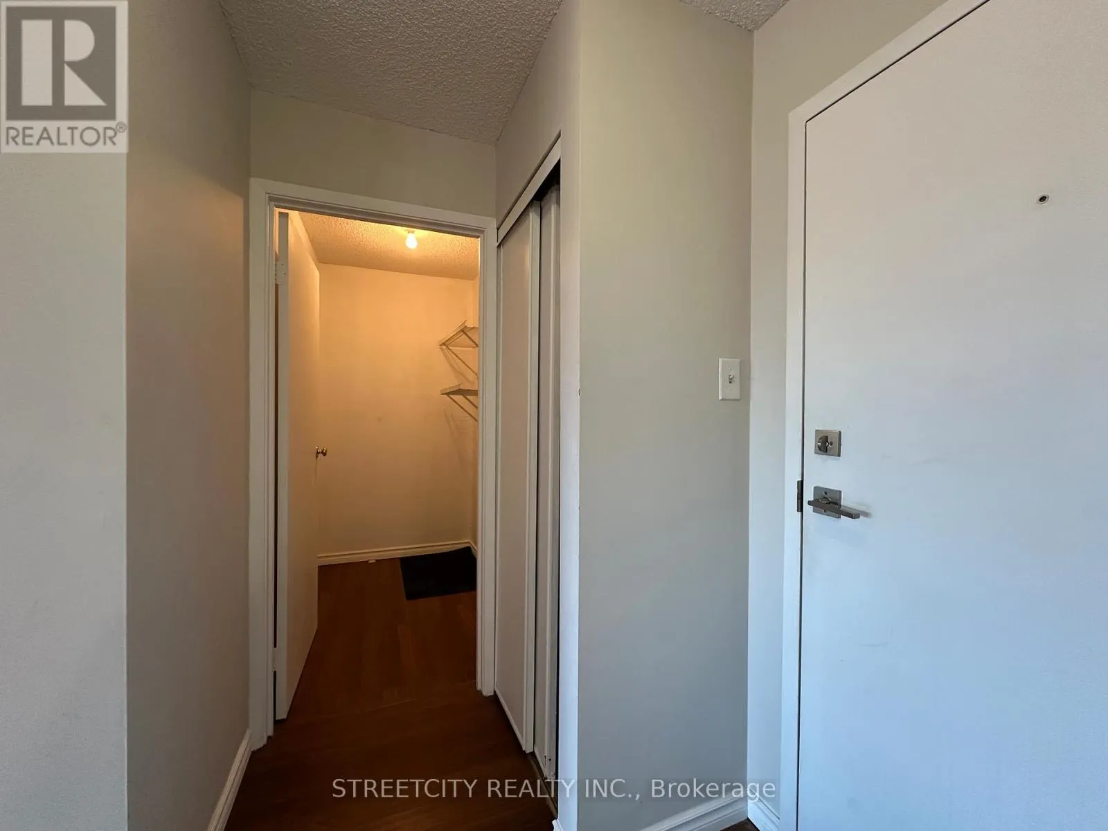 320 - 1 JACKSWAY CRESCENT N, #320