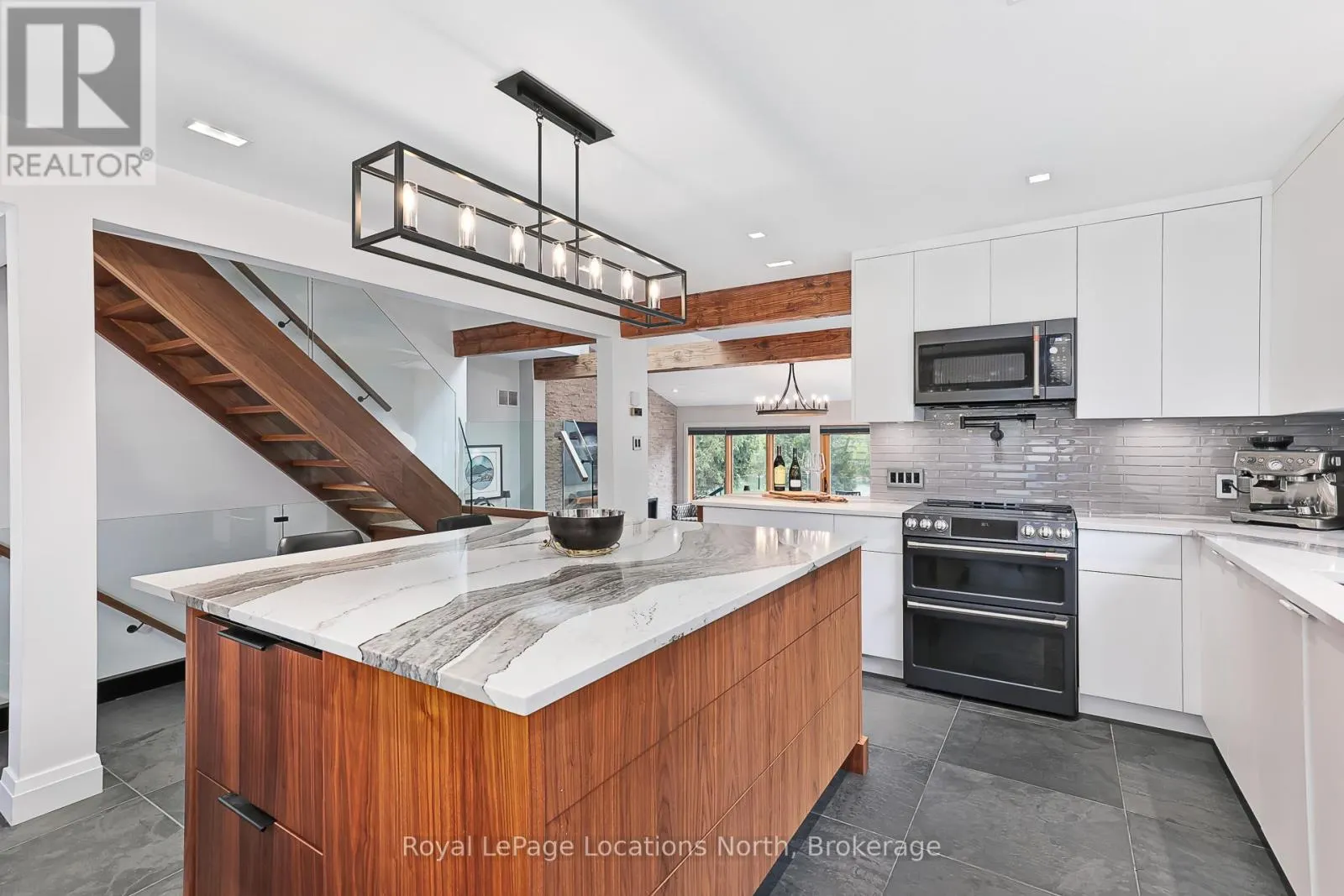 10 - 116 HIDDEN LAKE ROAD, #10