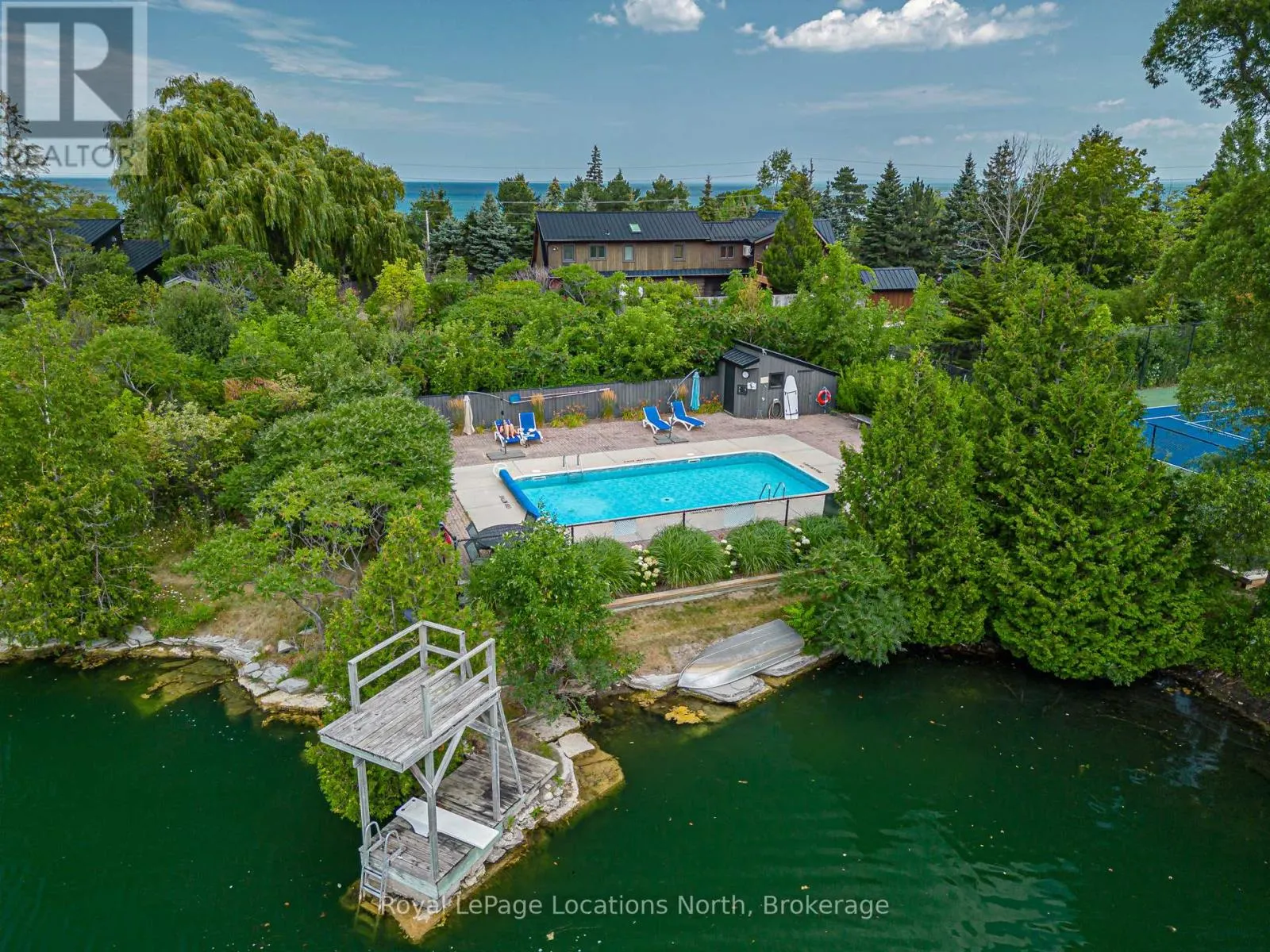 10 - 116 HIDDEN LAKE ROAD, #10