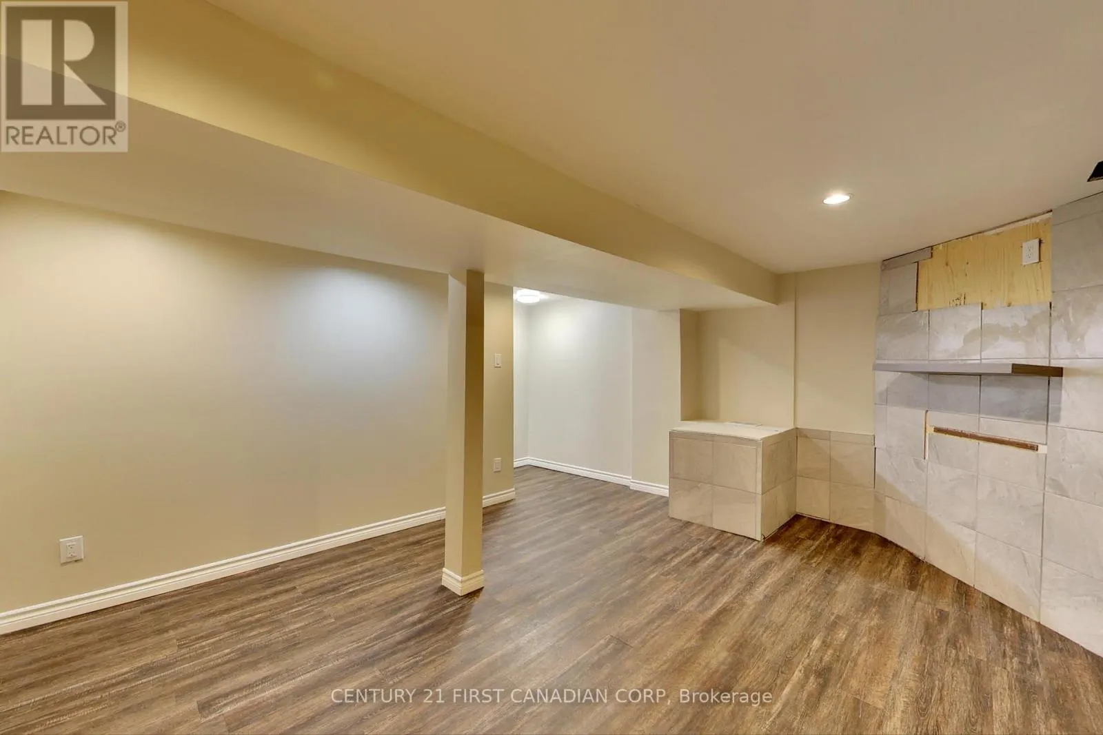 355 SOMERSET CRESCENT