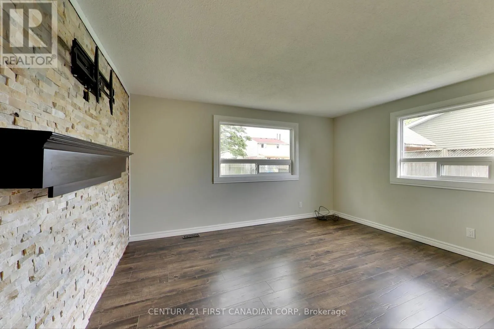 355 SOMERSET CRESCENT