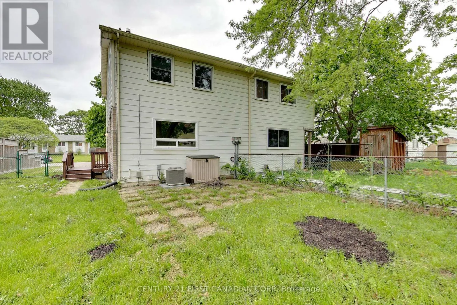 355 SOMERSET CRESCENT