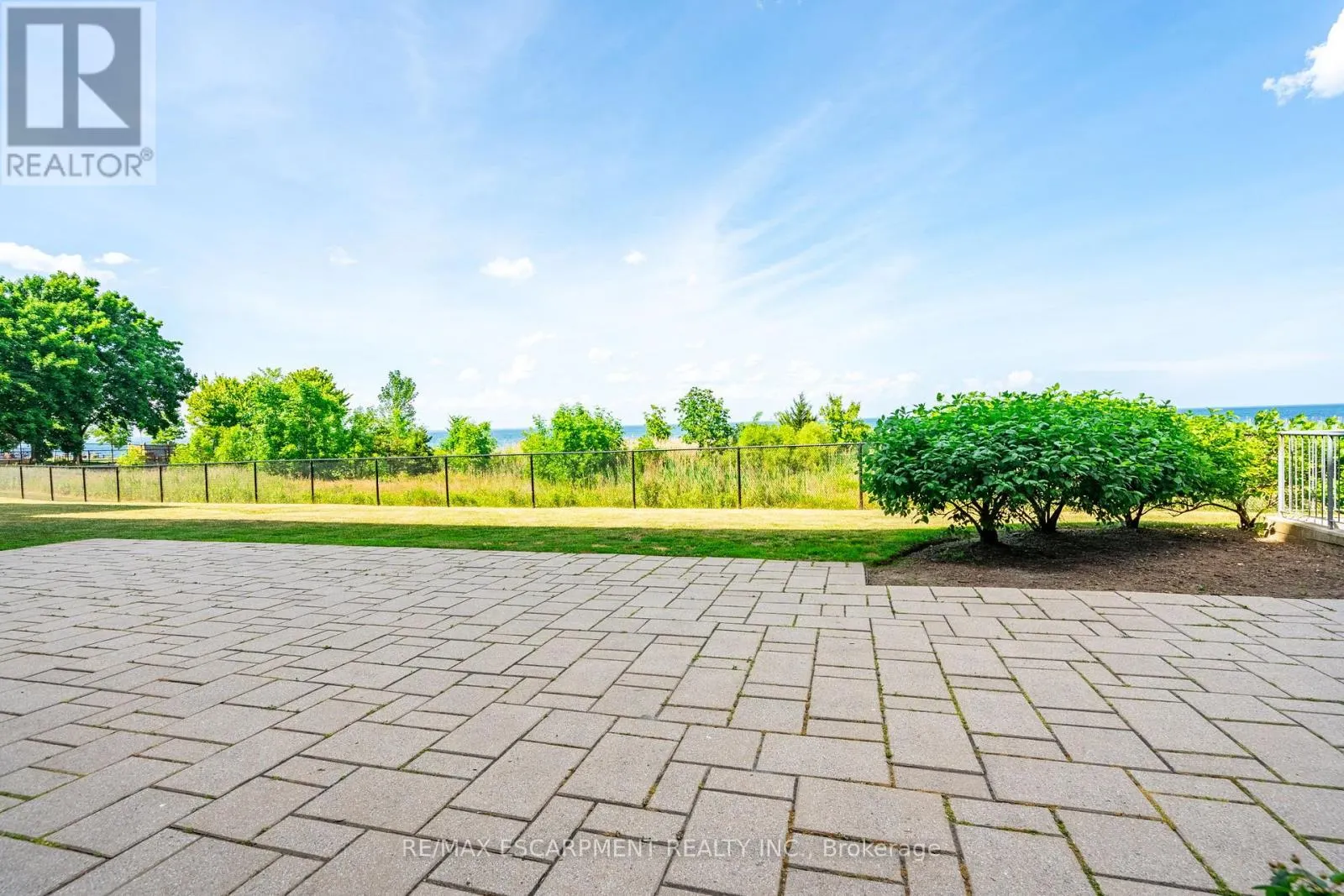 313 - 35 SOUTHSHORE CRESCENT