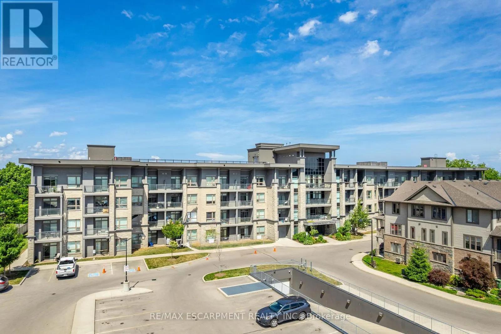 313 - 35 SOUTHSHORE CRESCENT