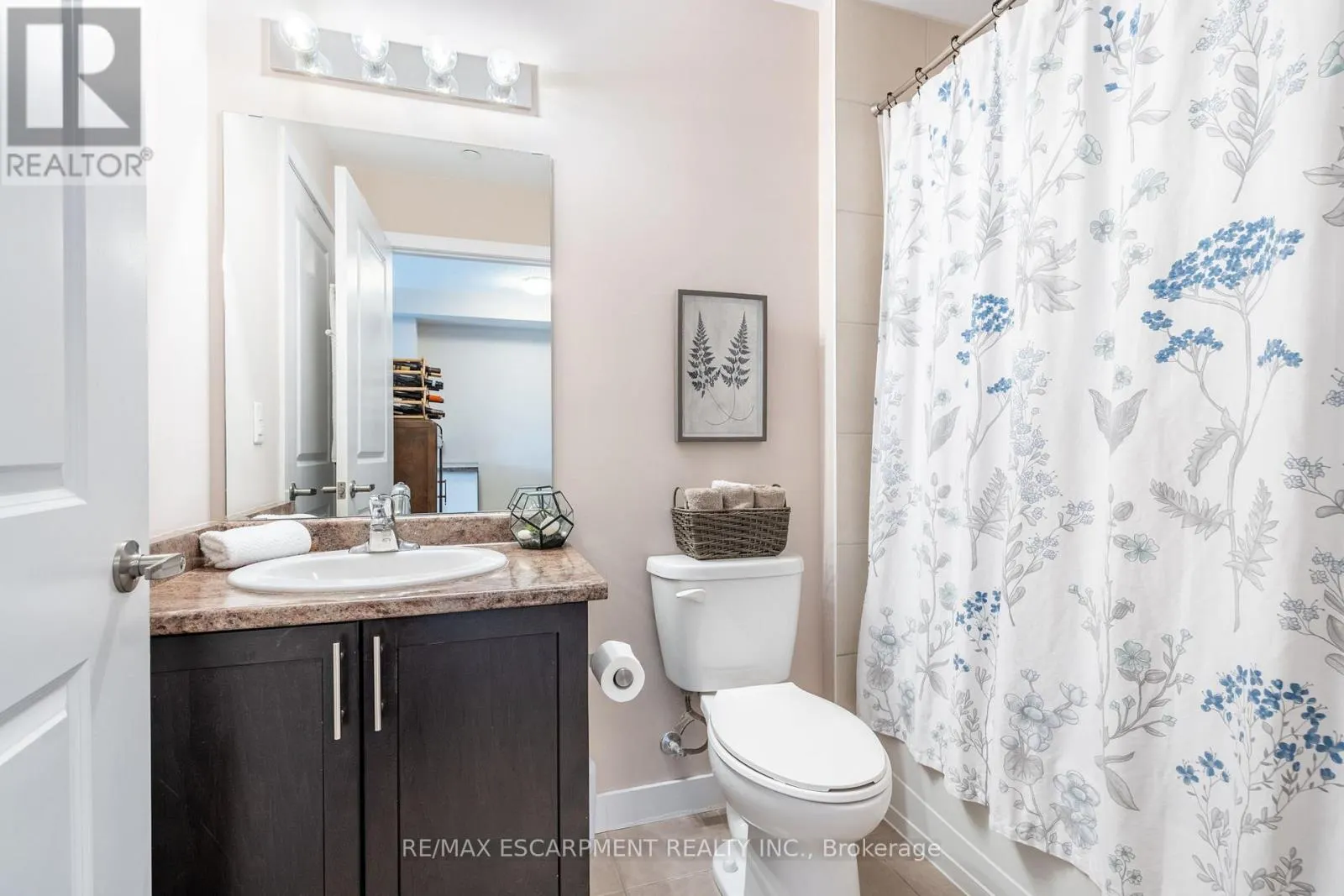 313 - 35 SOUTHSHORE CRESCENT