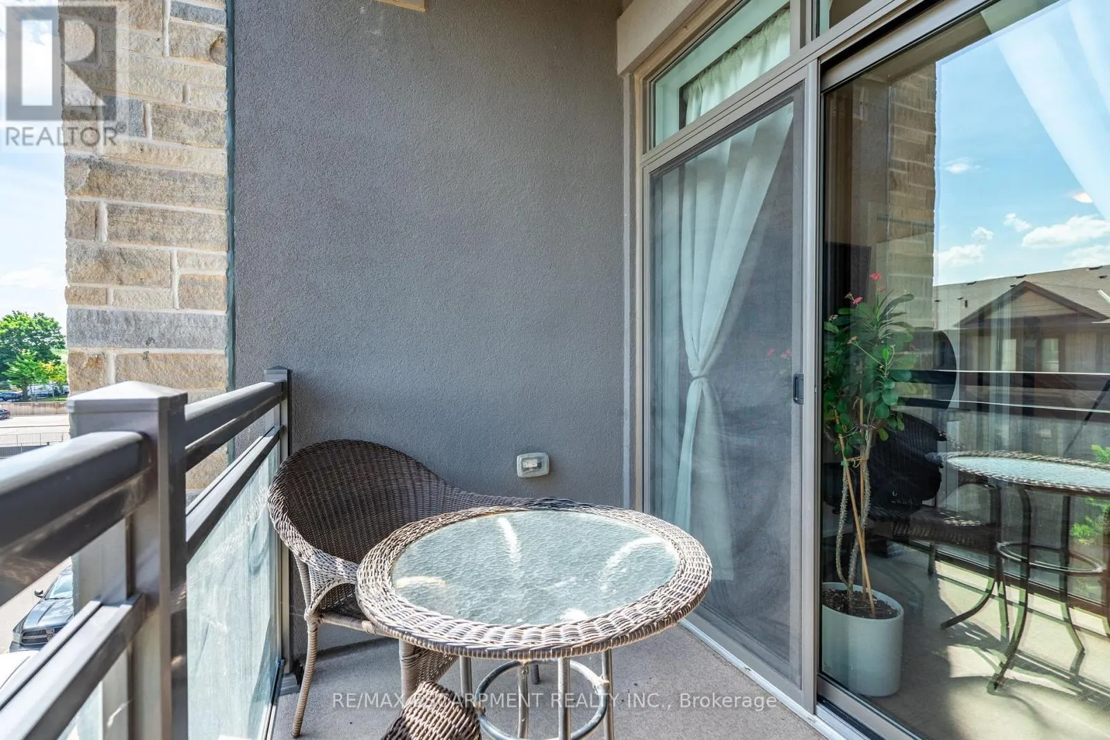 313 - 35 SOUTHSHORE CRESCENT