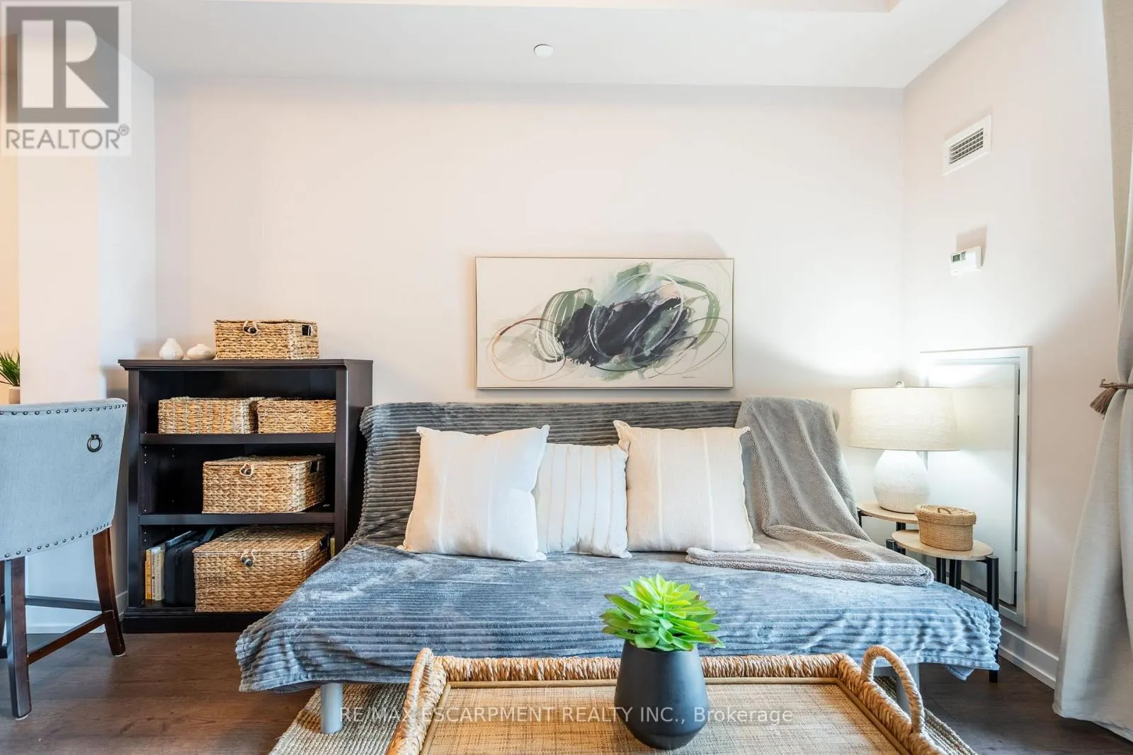 313 - 35 SOUTHSHORE CRESCENT