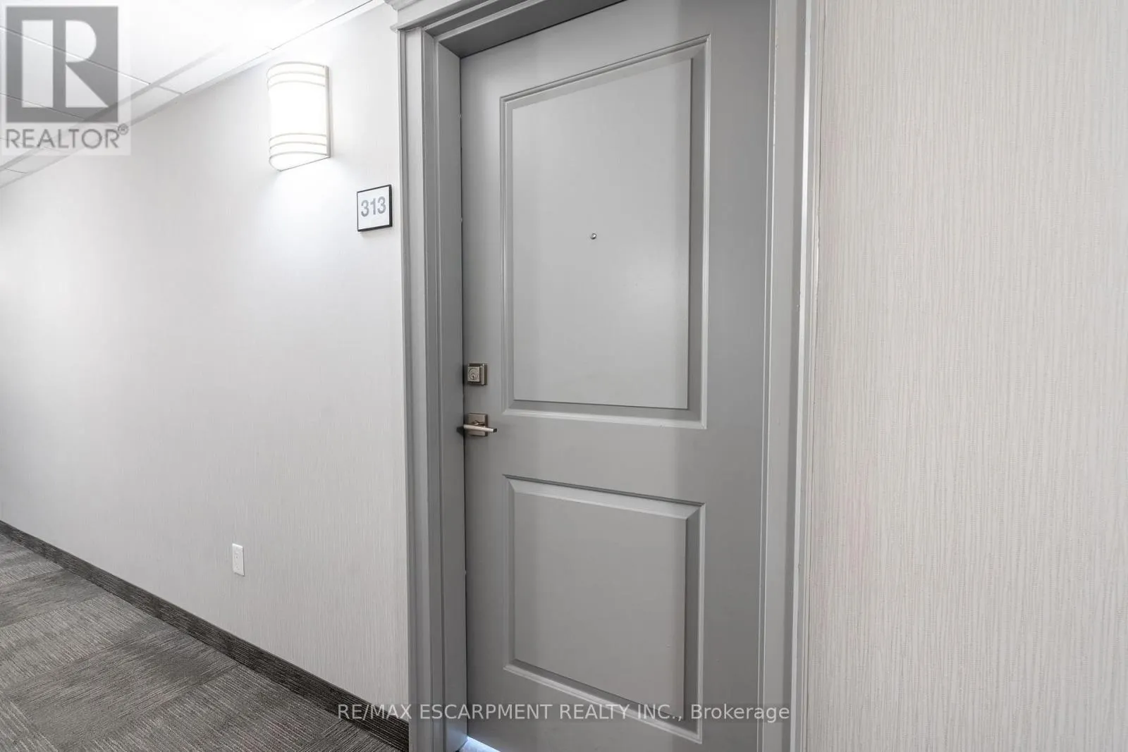 313 - 35 SOUTHSHORE CRESCENT