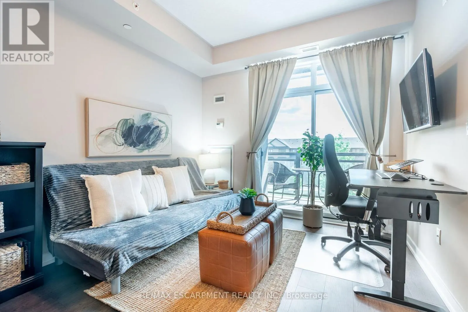 313 - 35 SOUTHSHORE CRESCENT