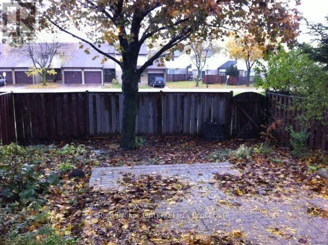 75 - 23 QUEENSLEA DRIVE, #75