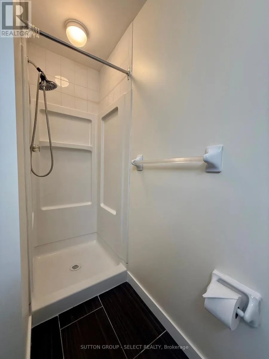 303 - 76 BASE LINE ROAD W, #303