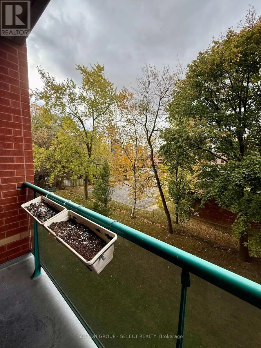 303 - 76 BASE LINE ROAD W, #303