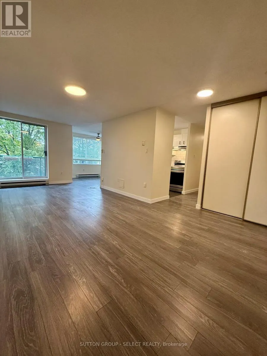 303 - 76 BASE LINE ROAD W, #303