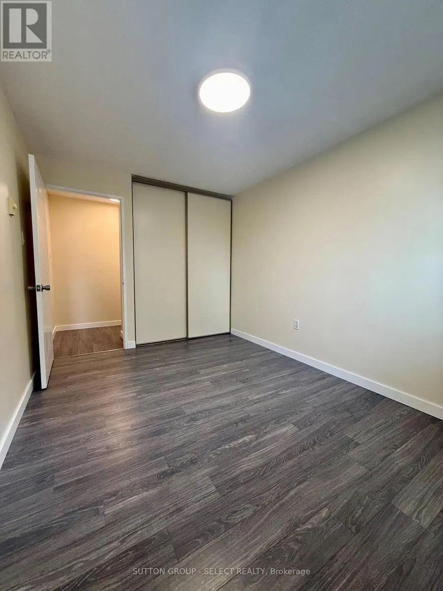 303 - 76 BASE LINE ROAD W, #303