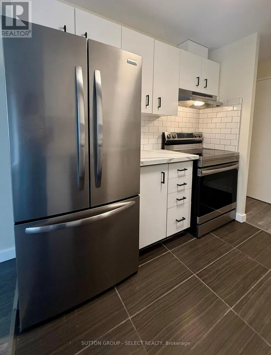 303 - 76 BASE LINE ROAD W, #303