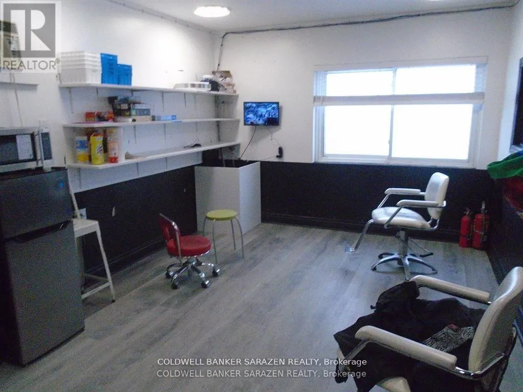 908-912 ST. LAURENT BOULEVARD N