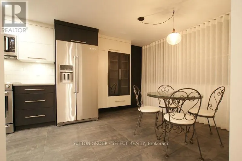 1102 - 389 DUNDAS STREET, #1102