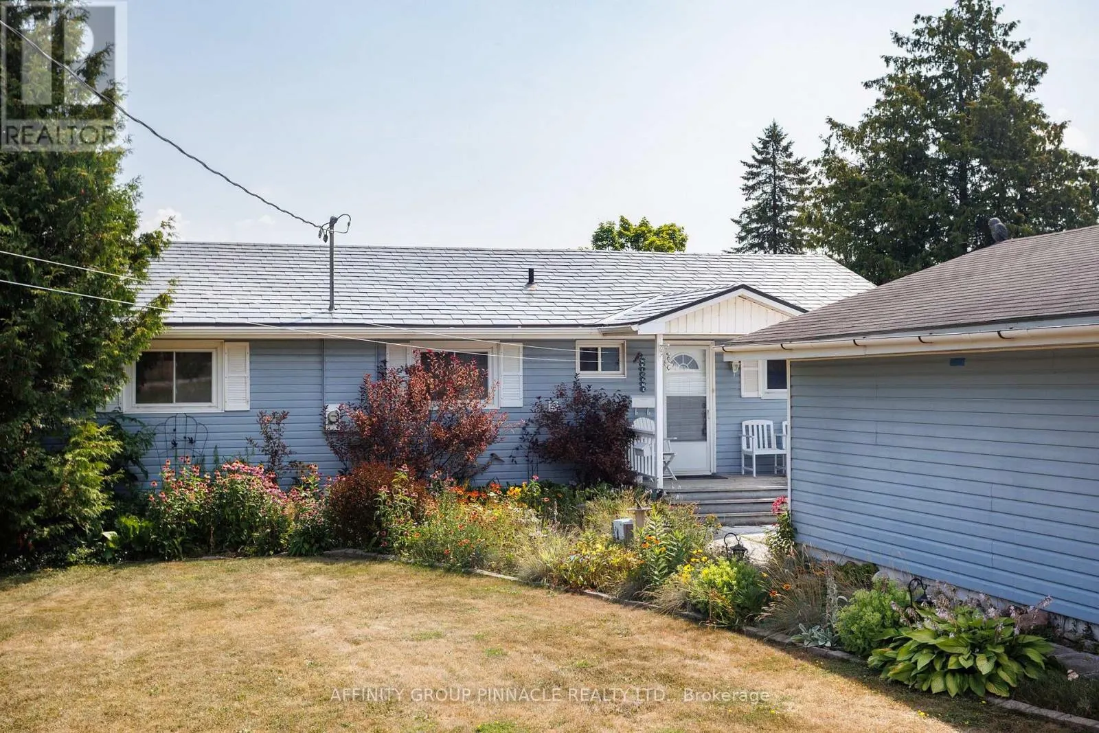 11 LAKEVIEW CRESCENT